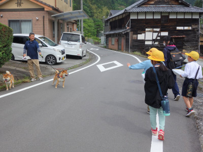 2年生　町たんけん (3)