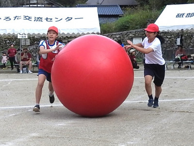大玉転がし (3)