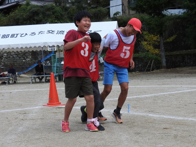 ３人４脚 (1)