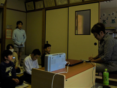 朝の読み聞かせ　５・６年生 (4)