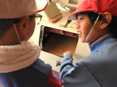 脱穀・もみすり (14)