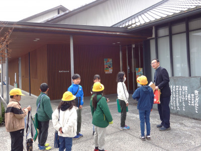 社会見学　２～４年生 (3)