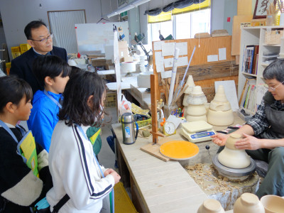 社会見学　２～４年生 (7)