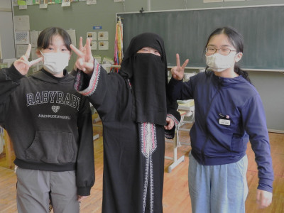 国際理解授業　５・６年生 (7)