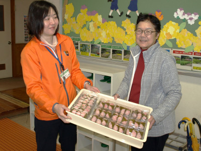 桜餅差し入れ (1)